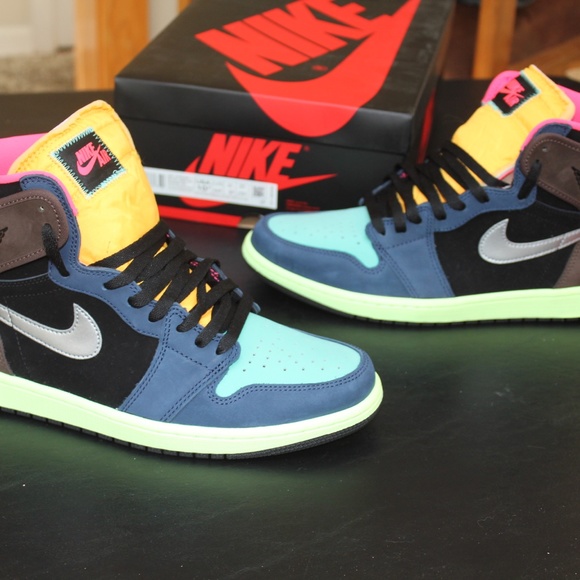 Jordan 1 Retro High OG Tokyo 2020 - 555088-201 - Picture 2 of 7